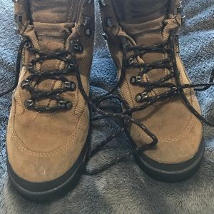 Cabelas Hiking Boots